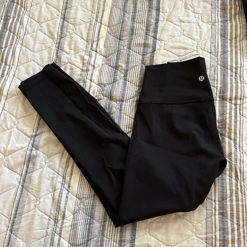 Lululemon Wunder Train 7/8 length size 4 leggings— never worn!